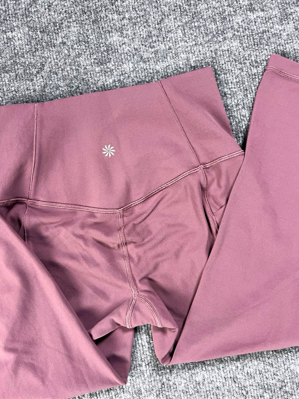 Athleta Leggings Salutation Stash Pocket Capri Rose Mauve Womens Extra Small